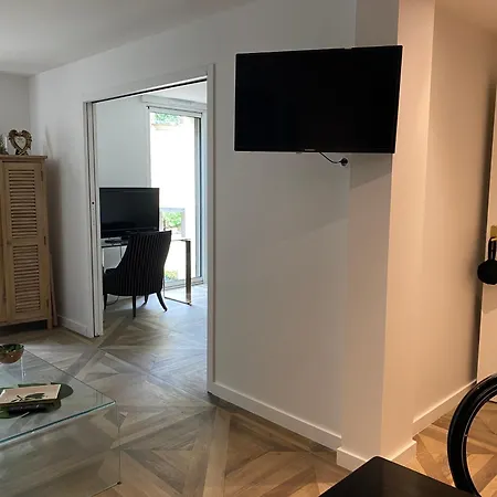 Апартаменти 2 Pieces Quartier Thabor Rdc Courre Interieure *
